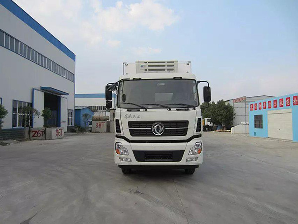 東風(fēng)天龍9.4米貨廂冷藏車 東風(fēng)天龍9.4米貨廂冷藏車